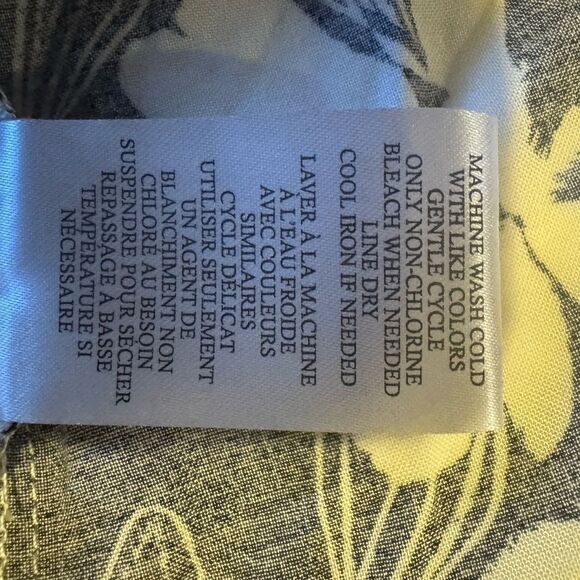 NWT COMO BLU NWT PLUS Women 3x White Navy/Dark Blue Floral Flowy ,V-Neck - Picture 4 of 7